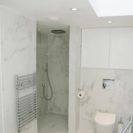 Apartamento Bright 2 Bedroom In Central *